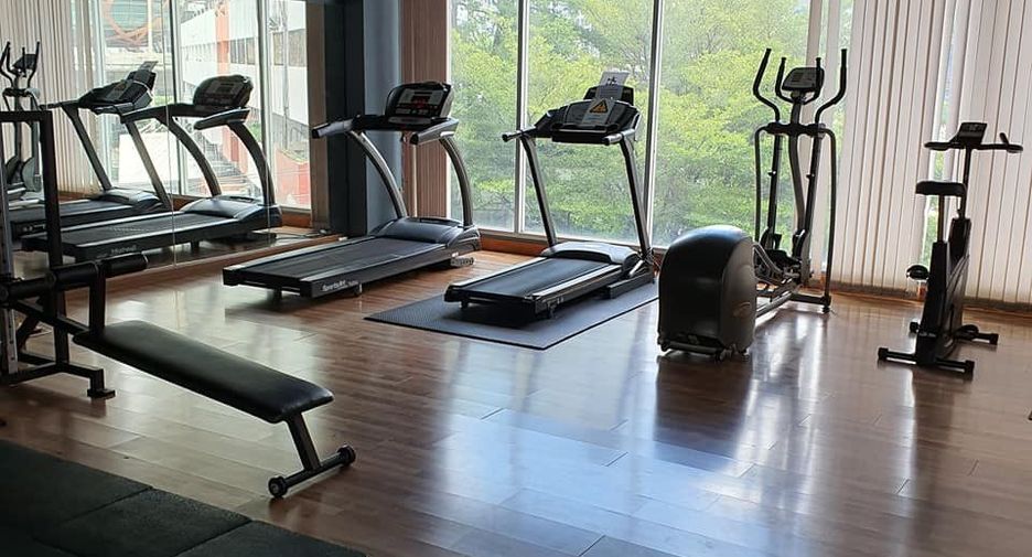 For sale 1 bed condo in Khlong Toei, Bangkok