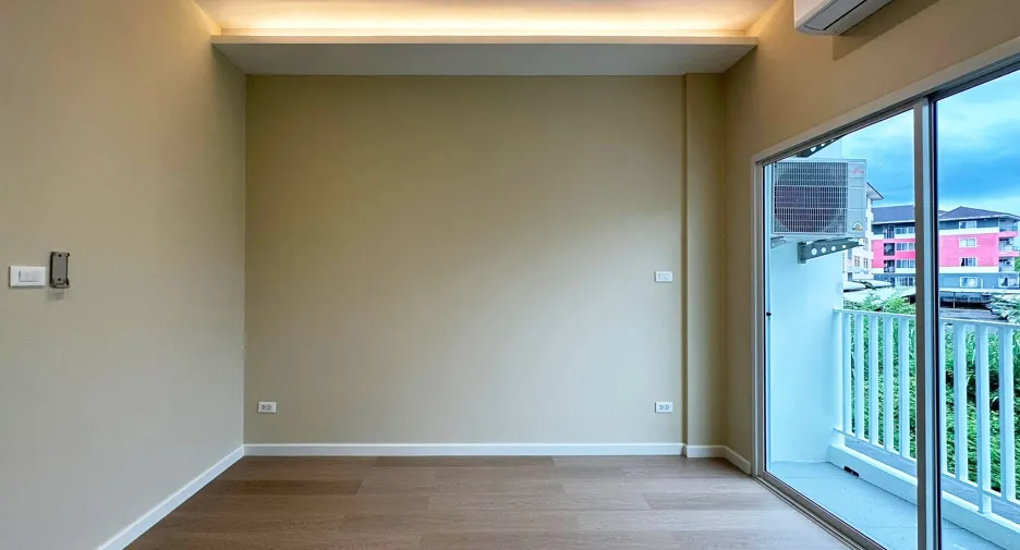 Reihenhaus zum Kauf mit 5 Zimmer in Mueang Chiang Mai, Chiang Mai