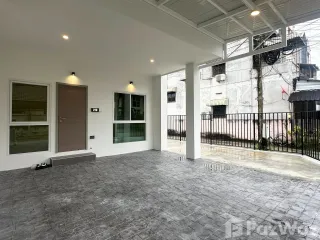 出售 5 卧室 联排别墅 在 Mueang Chiang Mai, Chiang Mai