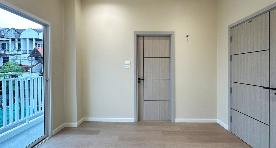For sale 5 bedrooms townhouse in Mueang Chiang Mai, Chiang Mai