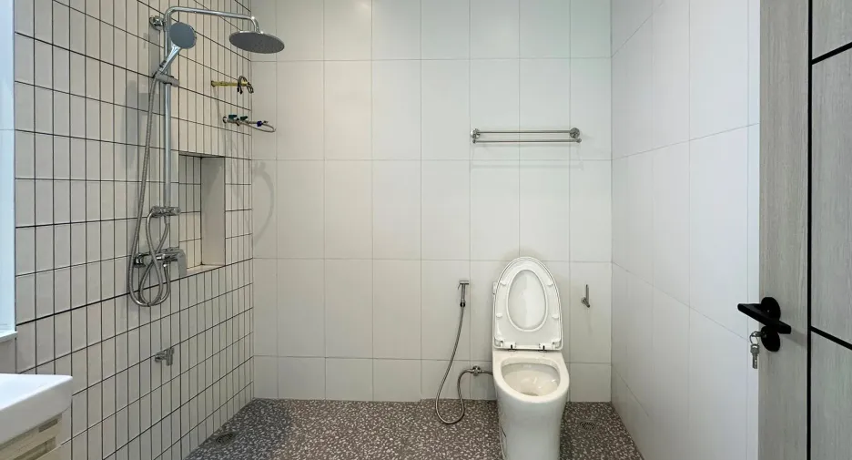 Reihenhaus zum Kauf mit 5 Zimmer in Mueang Chiang Mai, Chiang Mai