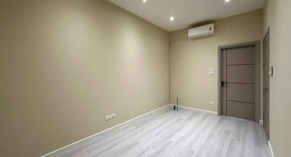 Reihenhaus zum Kauf mit 5 Zimmer in Mueang Chiang Mai, Chiang Mai