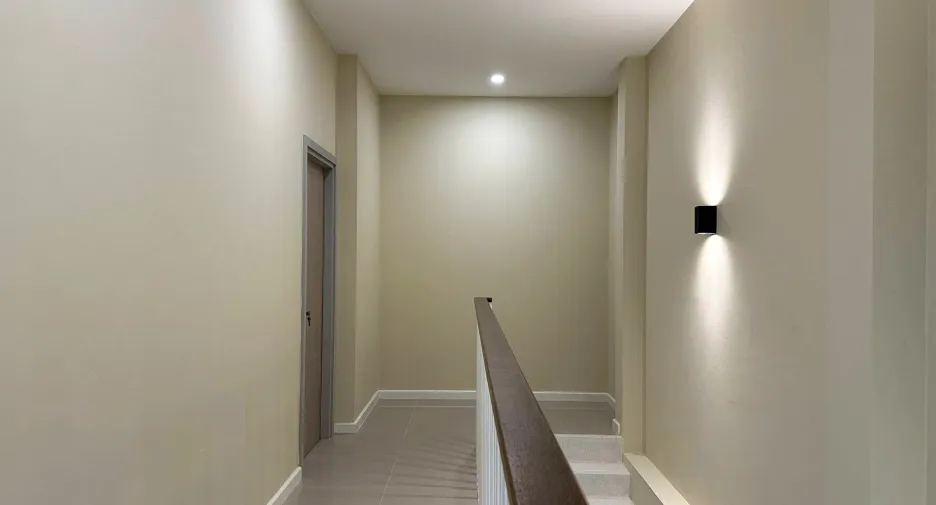 Reihenhaus zum Kauf mit 5 Zimmer in Mueang Chiang Mai, Chiang Mai