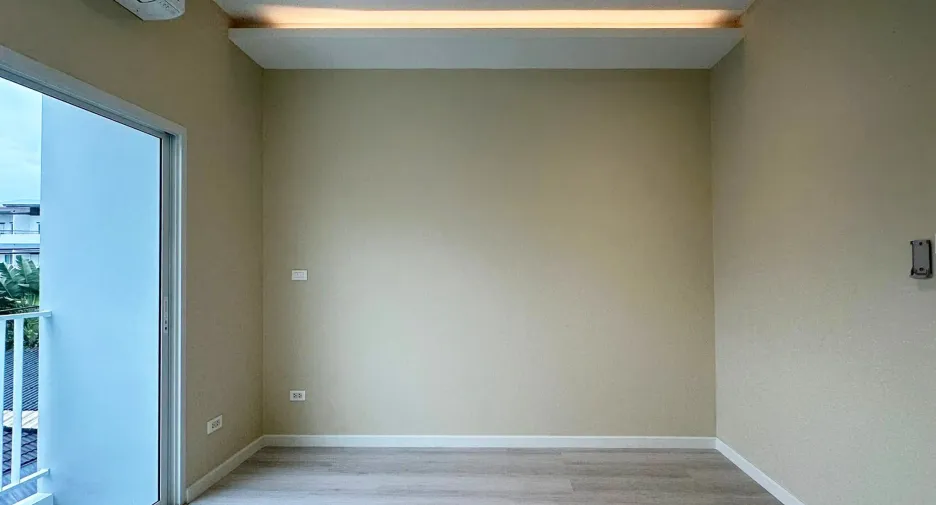 Reihenhaus zum Kauf mit 5 Zimmer in Mueang Chiang Mai, Chiang Mai