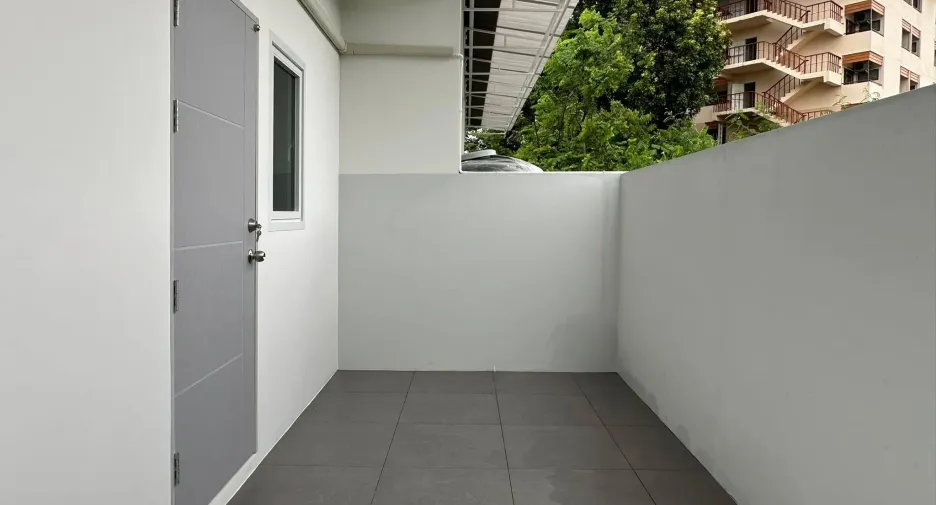 Reihenhaus zum Kauf mit 5 Zimmer in Mueang Chiang Mai, Chiang Mai