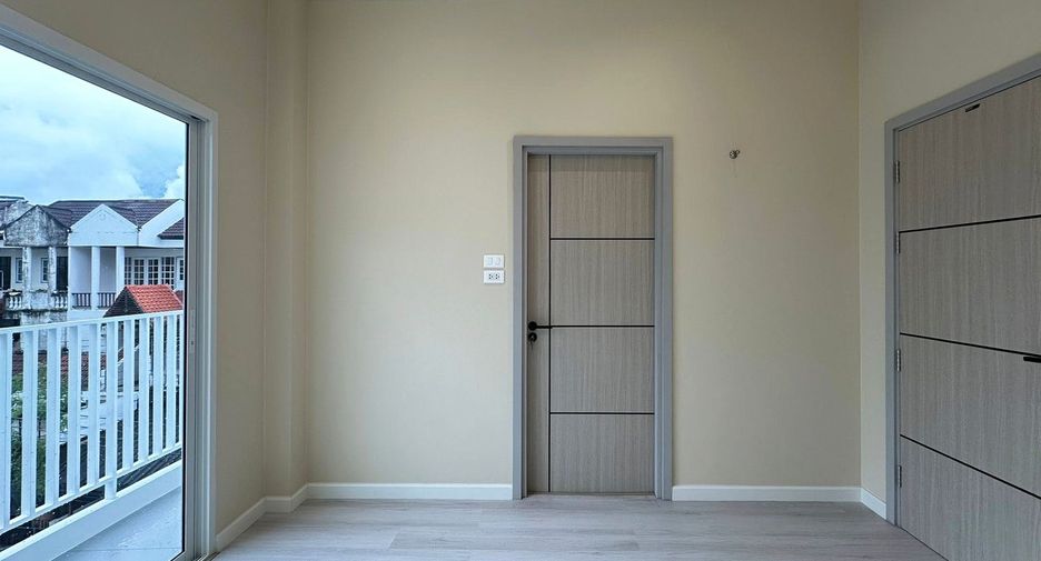 For sale 5 bedrooms townhouse in Mueang Chiang Mai, Chiang Mai
