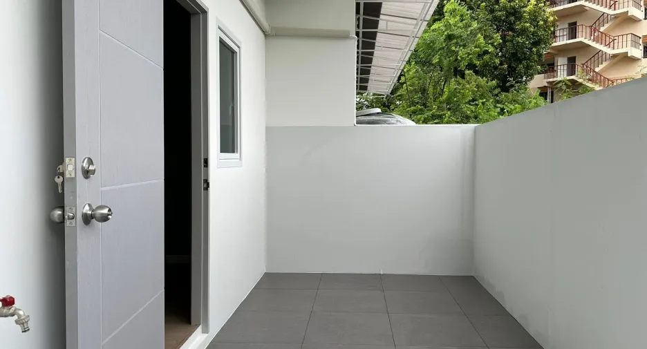 Reihenhaus zum Kauf mit 5 Zimmer in Mueang Chiang Mai, Chiang Mai
