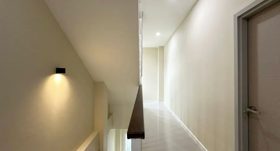Reihenhaus zum Kauf mit 5 Zimmer in Mueang Chiang Mai, Chiang Mai