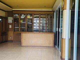 For sale 6 bedrooms retail Space in Watthana, Bangkok
