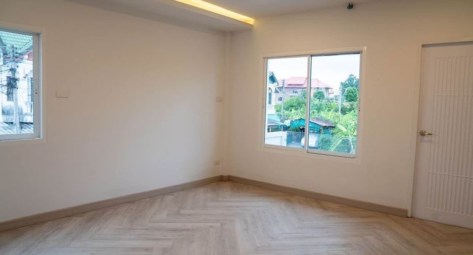 Reihenhaus zum Kauf mit 3 Zimmer in Mueang Chiang Mai, Chiang Mai