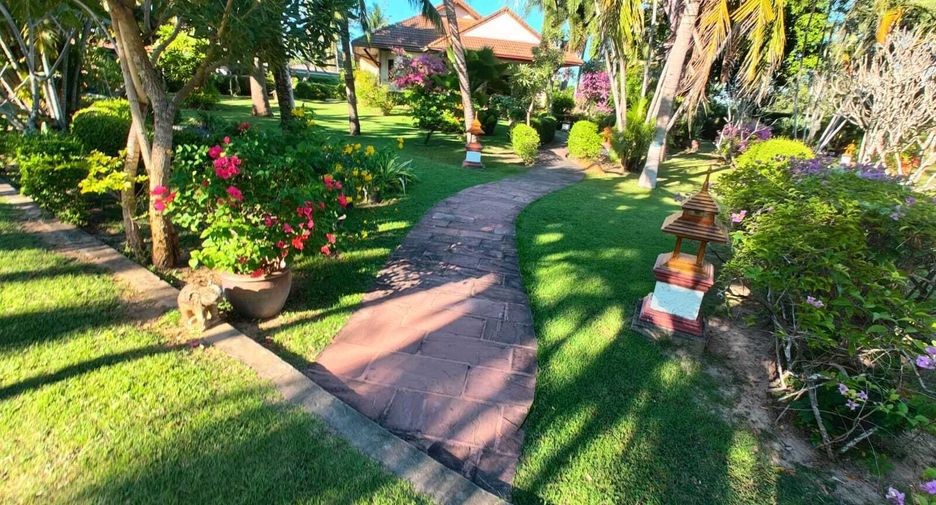 For sale 9 bedrooms house in Pran Buri, Prachuap Khiri Khan