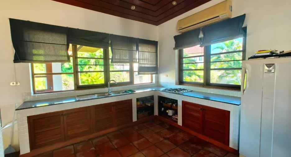 For sale 9 bedrooms house in Pran Buri, Prachuap Khiri Khan