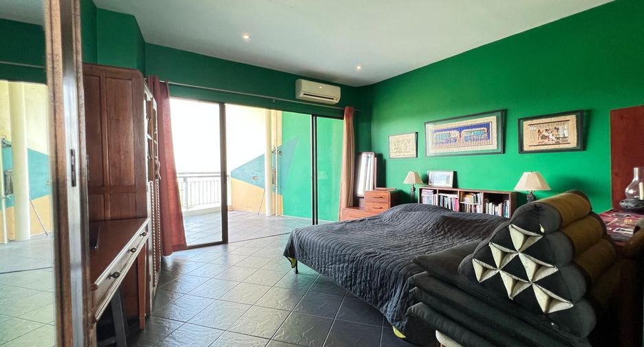 For sale 3 bedrooms condo in Mueang Chon Buri, Chonburi