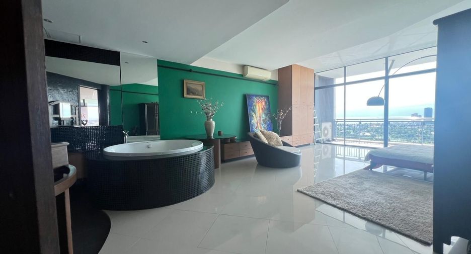 For sale 3 bedrooms condo in Mueang Chon Buri, Chonburi