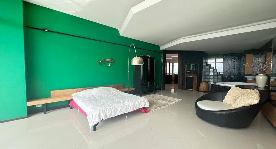 For sale 3 bedrooms condo in Mueang Chon Buri, Chonburi