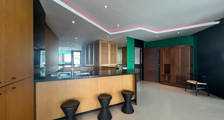 For sale 3 bedrooms condo in Mueang Chon Buri, Chonburi