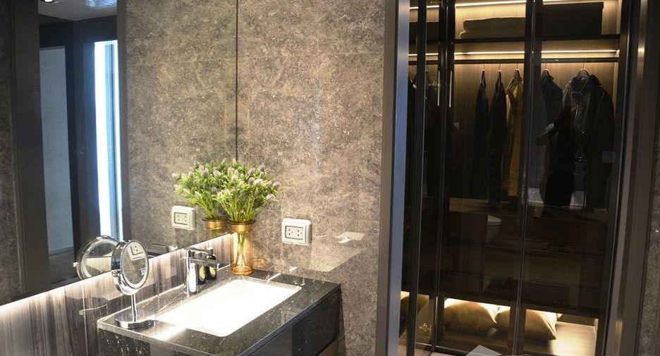 For sale 2 bedrooms condo in Watthana, Bangkok