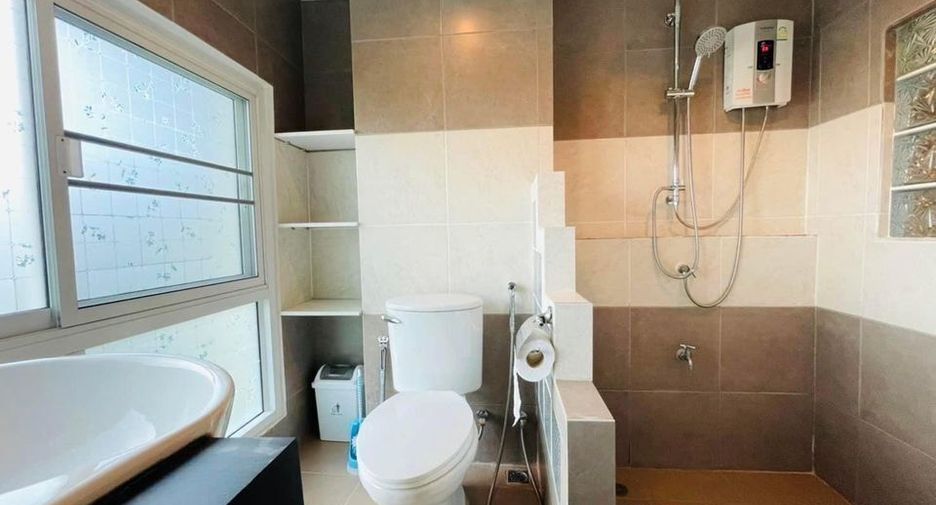 For sale and for rent 2 bedrooms condo in Mueang Chiang Mai, Chiang Mai