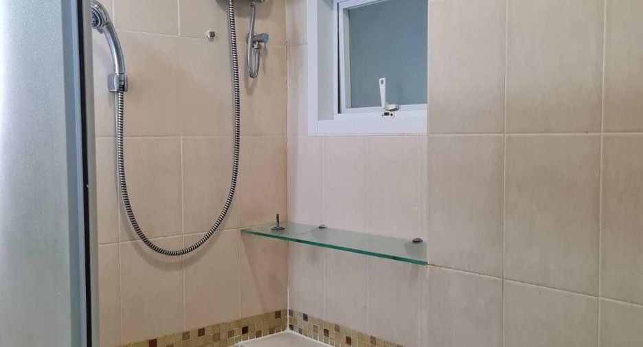 For rent studio condo in Huai Khwang, Bangkok