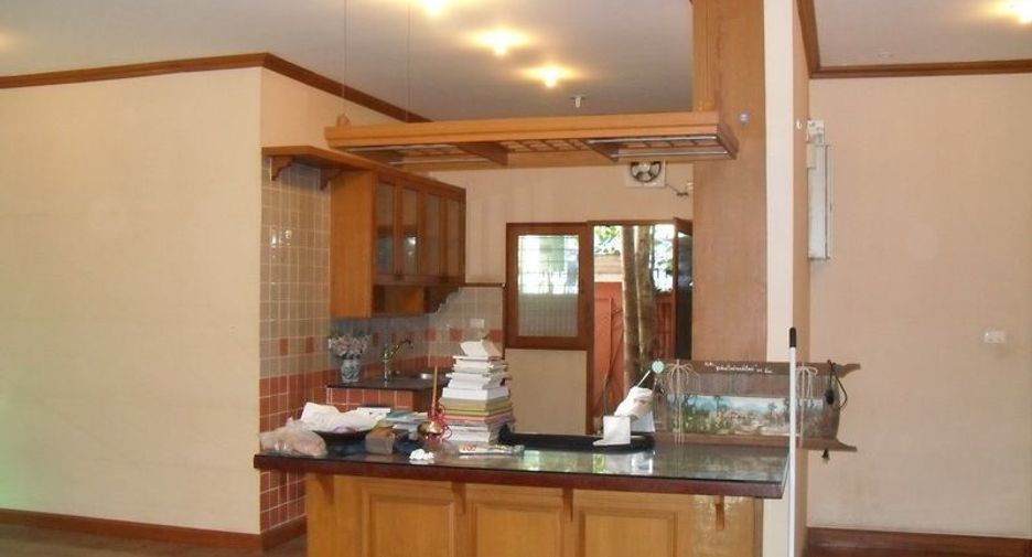 For sale 4 bedrooms house in Mueang Chiang Mai, Chiang Mai