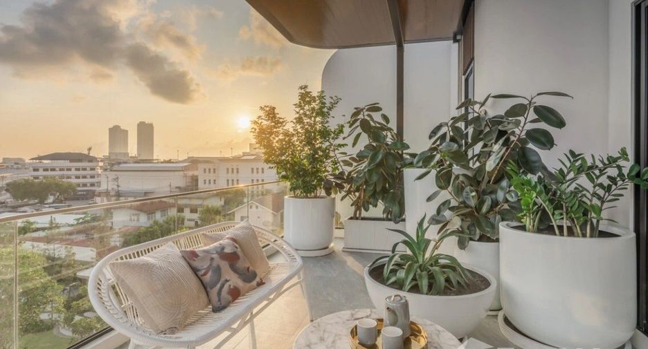For sale 3 ベッドルーム townhouse in Yan Nawa, Bangkok