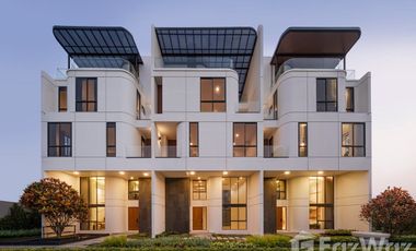 Casa adosada en venta de 3 habitaciones en Yan Nawa, Bangkok