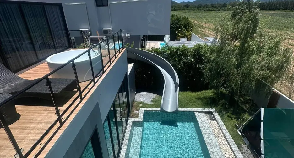 For rent 4 bedrooms villa in Hua Hin, Prachuap Khiri Khan