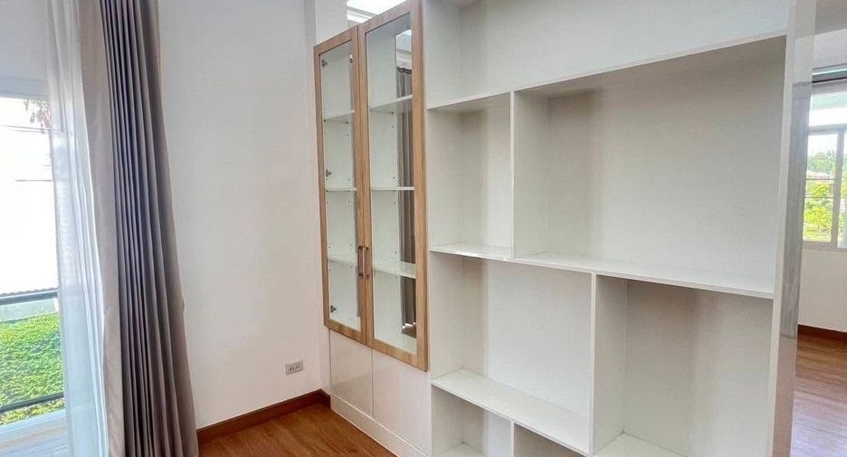 For sale and for rent 4 bedrooms house in Mueang Chiang Mai, Chiang Mai