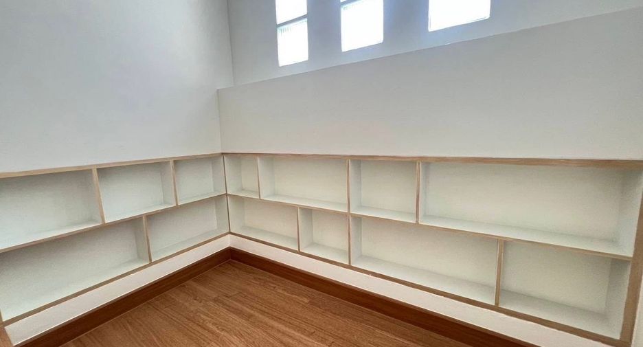 For sale and for rent 4 bedrooms house in Mueang Chiang Mai, Chiang Mai