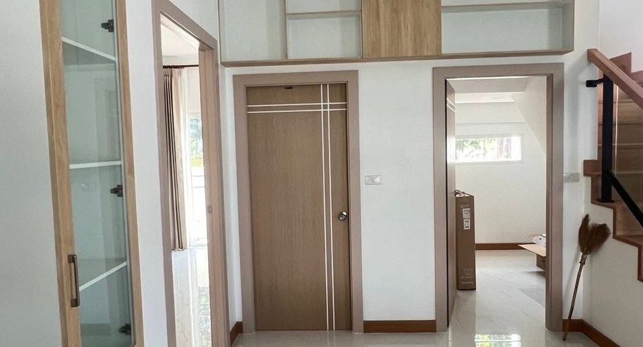 For sale and for rent 4 bedrooms house in Mueang Chiang Mai, Chiang Mai