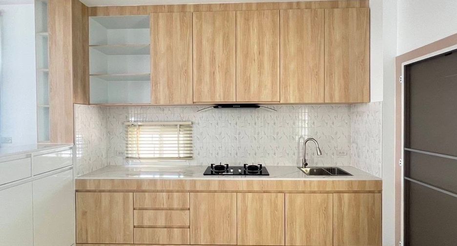 For sale and for rent 4 bedrooms house in Mueang Chiang Mai, Chiang Mai