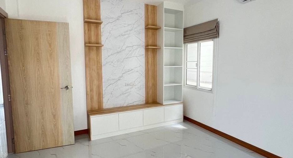 For sale and for rent 4 bedrooms house in Mueang Chiang Mai, Chiang Mai