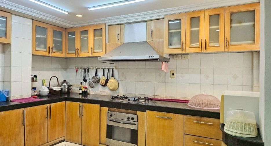 For sale 6 bedrooms office in Bang Khun Thian, Bangkok