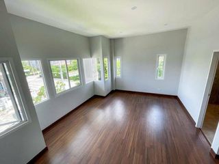 For sale 4 bedrooms house in San Kamphaeng, Chiang Mai
