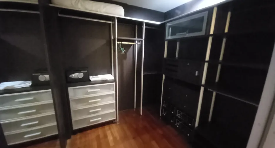 For sale and for rent 2 bedrooms condo in Watthana, Bangkok