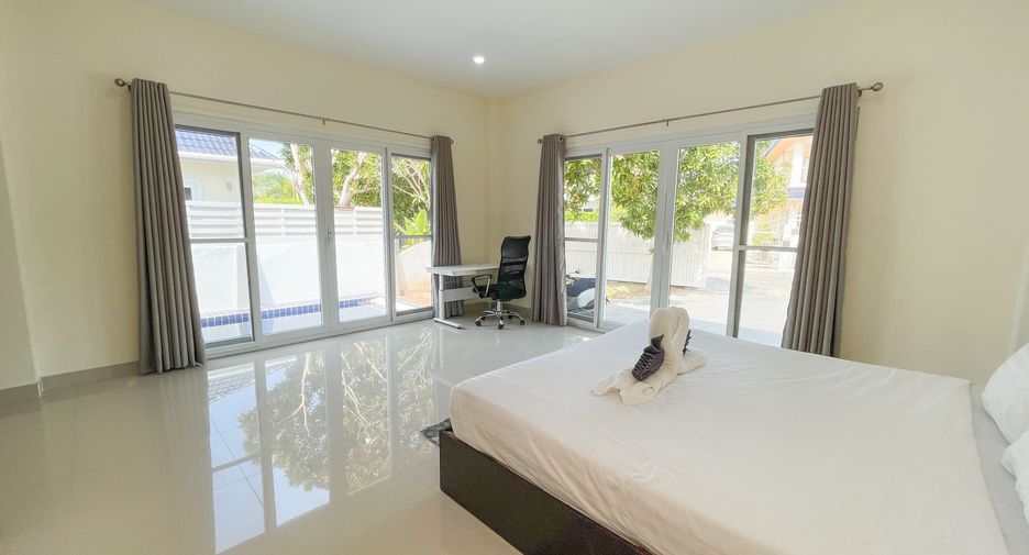 For sale and for rent 3 bedrooms villa in Mueang Phuket, Phuket