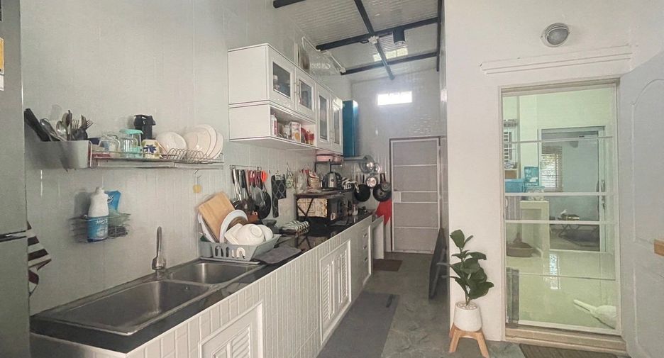 For sale and for rent 4 bedrooms house in San Sai, Chiang Mai