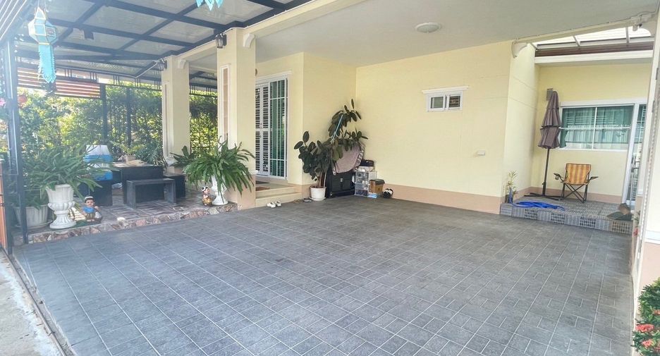 For sale and for rent 4 bedrooms house in San Sai, Chiang Mai