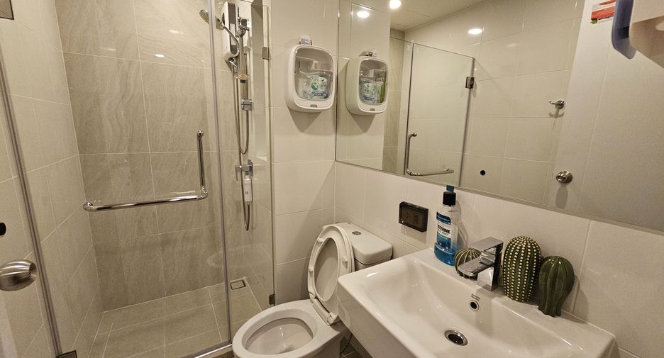 For sale 1 bed condo in Khan Na Yao, Bangkok