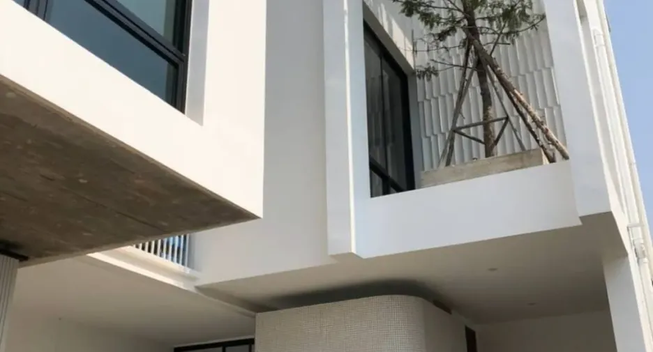 For sale 4 bedrooms townhouse in Mueang Chiang Mai, Chiang Mai