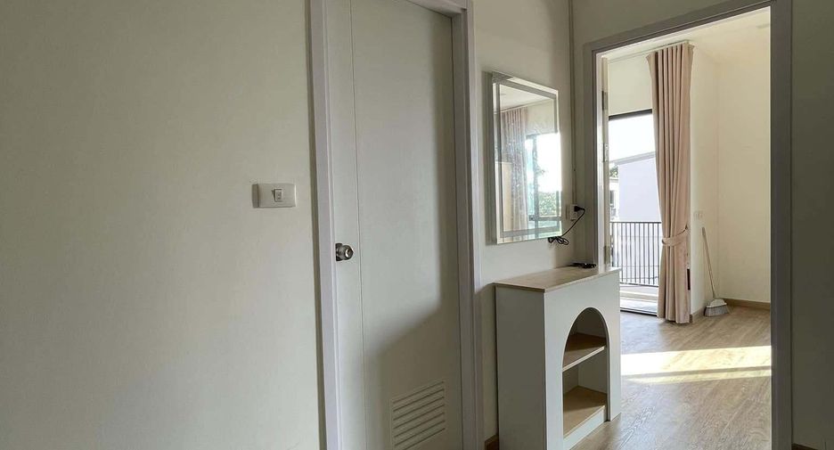 À vendre 3 chambres maison de ville à Saphan Sung, Bangkok
