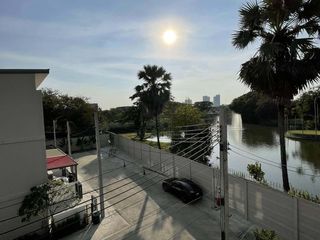 For sale 3 ベッドルーム townhouse in Saphan Sung, Bangkok