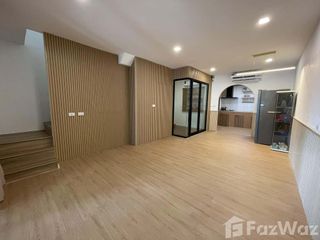 For sale 3 ベッドルーム townhouse in Saphan Sung, Bangkok