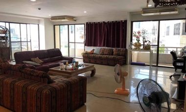 For sale 2 bedrooms condo in Khlong Toei, Bangkok