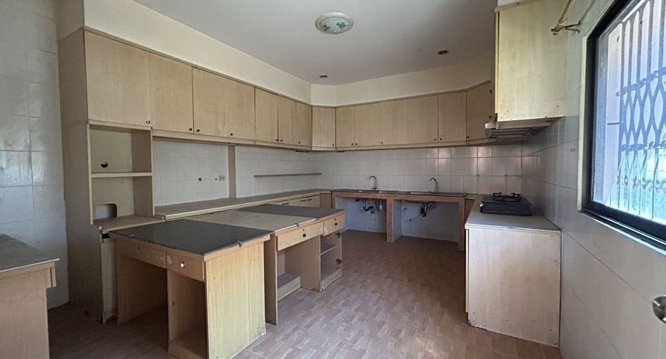 Продажа 4 спальни дом в Mueang Chiang Mai, Чианг Маи
