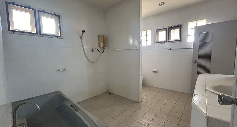 Продажа 4 спальни дом в Mueang Chiang Mai, Чианг Маи