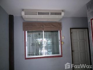 出售 4 卧室 联排别墅 在 Lat Phrao, 曼谷
