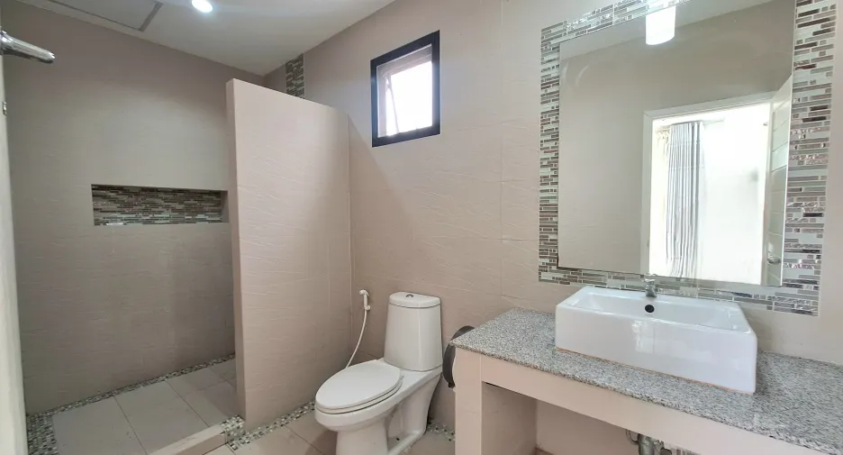 For rent 4 bedrooms villa in Hua Hin, Prachuap Khiri Khan