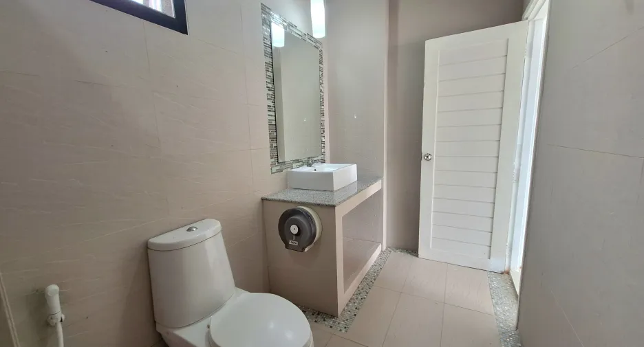 For rent 4 bedrooms villa in Hua Hin, Prachuap Khiri Khan