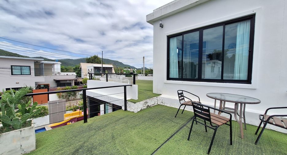 For rent 4 bedrooms villa in Hua Hin, Prachuap Khiri Khan